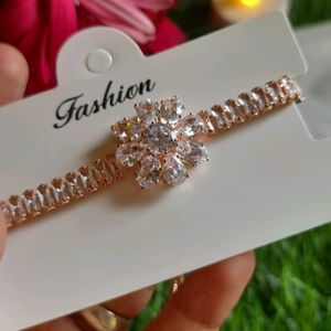 Rose Gold Rhinestone Bracelet✨️