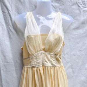 25W. CUTE CREME FROCK