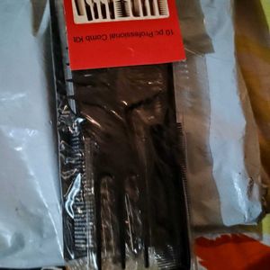 New Unused Combs Set