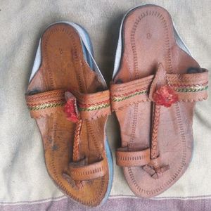 kolhapuri Chappal