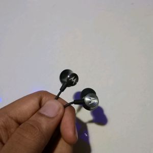 New Motorola Earphone