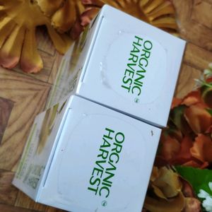 (Sealed) Organic Harvest Brightening Face Serum