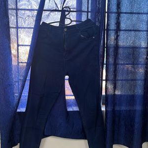 Navy blue skinny jeans (Miss Chase)