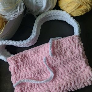pink-crochet-bag