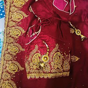 Very Pretty Maroon Saree..🔥