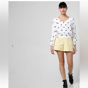 Vero ModaPolka-Dot Print V-neck Top