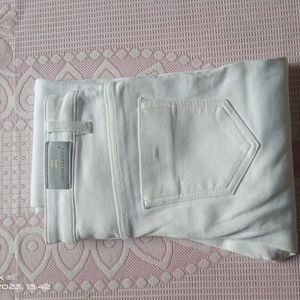 Brand New White Stretchable Jeans