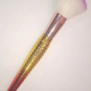 Swiss Beauty Foundation Blender And Powder Brush