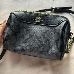 COACH HIGH QUALITY SLING BAG