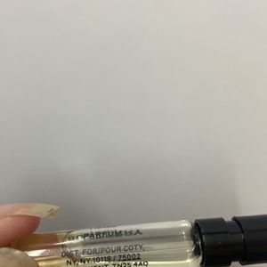 Burberry hero EDP vial