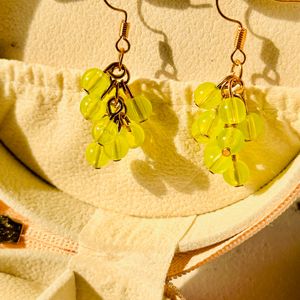 Hanging Green Grapes Earrings