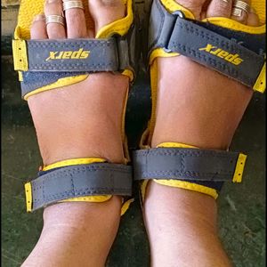 Spqrks Unisex Sandles 4 Size