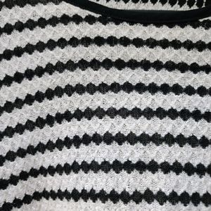 Knitted Black & White Top