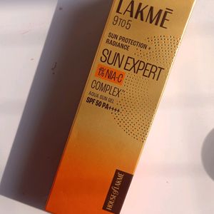 Lakme 9 To 5 Sunscreen