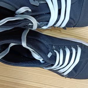 Sneakers Used Withflaws On Starps