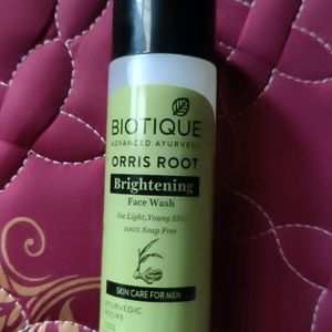 BIOTIQUE BRIGNTENING FACE WASH