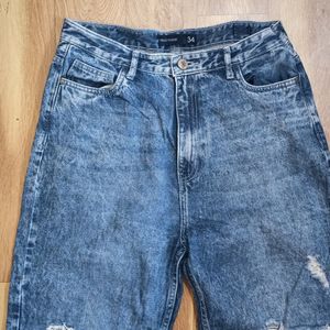 BAGGY DISTRESSED JEANS