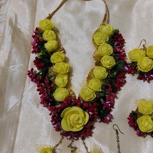 Flower Necklace Set