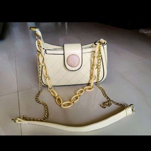 ❤️❤️Light Yellow Color Handbag/sling Bag❤️❤️