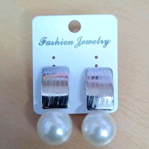 Pearl Drop Earring