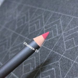 MAC Lip Liner