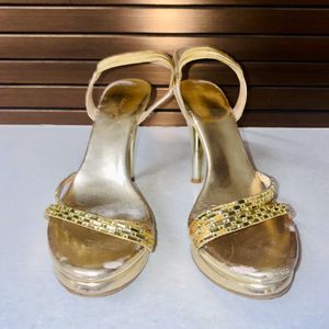 Metro Golden Heels