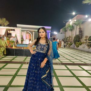 Heavy Lehenga with free jewellery!