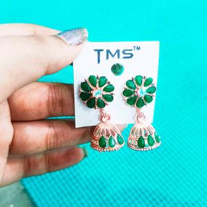 Beautiful earrings set