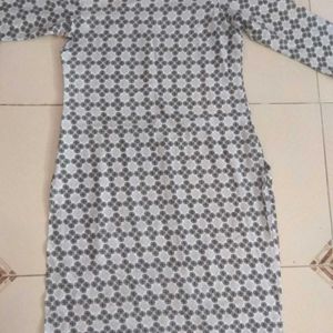 Women Crepe Fabric Printed Kurti , Size M