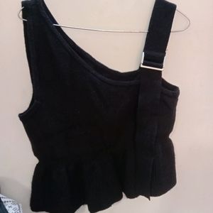 Asymmetric Woolen Top