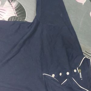 T-shirt  Causal Look In Good Condition