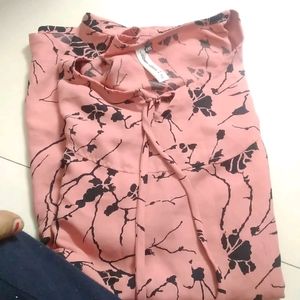 4xl Top