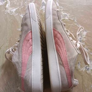 Good Condition Puma Casual Sneakers