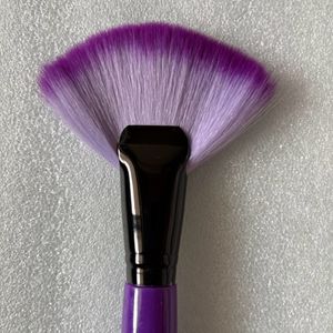 Powder And Blush Brushes Pack Of 2