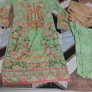 Tawaqwal Og Pakistan Heavy Work Dress