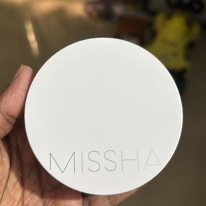 Misha Magic Cushion Foundation 23