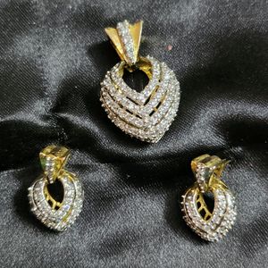 A D Jewellery Pendant Set