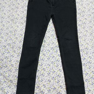 Black Skinny Jeans Fir Woman