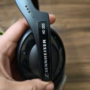 Sennheiser HD202 STUDIO Monitor Headphones