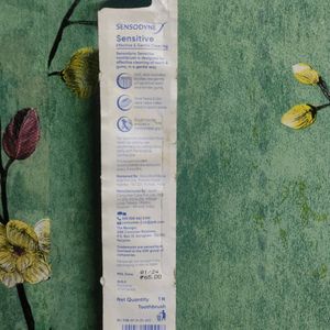 Sensodyne Effective And Gentle Cleaning Toothbrush