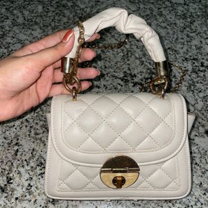 Beige/cream Coloured Handbag With Detachable Strap