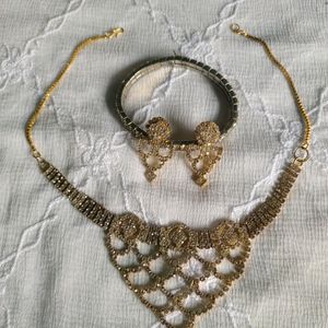 Stone Necklace Set With Breslet