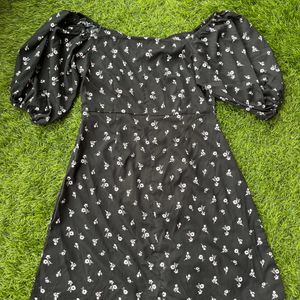 Charming Black Floral Puff Sleeve Dress