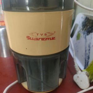 TVs supreme juicer/cutter....................