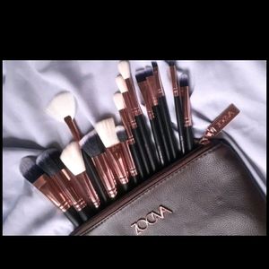 Zoeva Makeup Brushes Set Of 15 With Pouch