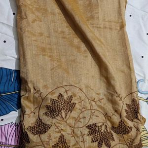 Saree With Blouse And Peticoat