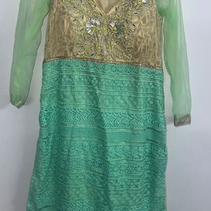 Halterneck Two-Piece Padded Kurta with Net Dupatta