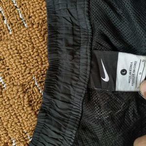 NIKE BLACK TRACKPANT