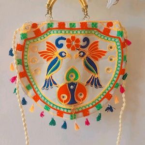 Traditional Handbag / Slingbag