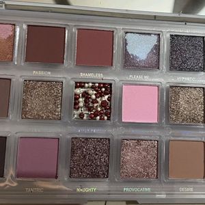 Huda Beauty Rose Quartz Eyeshadow Palette